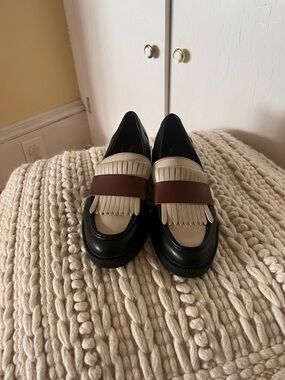 Women’s Two-Tone Tassel Loafers in Black, Cream & Brown Size 8 1/2